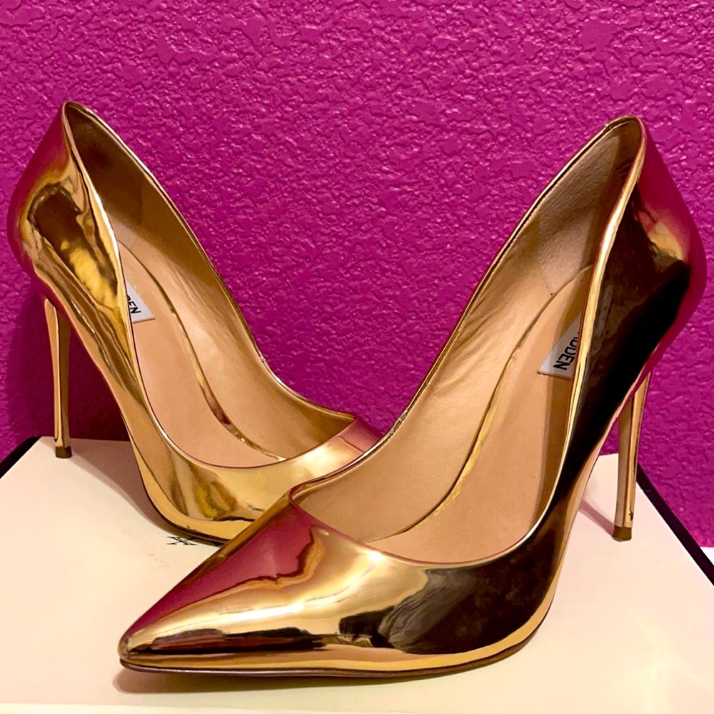 Steve Madden Pumps.
